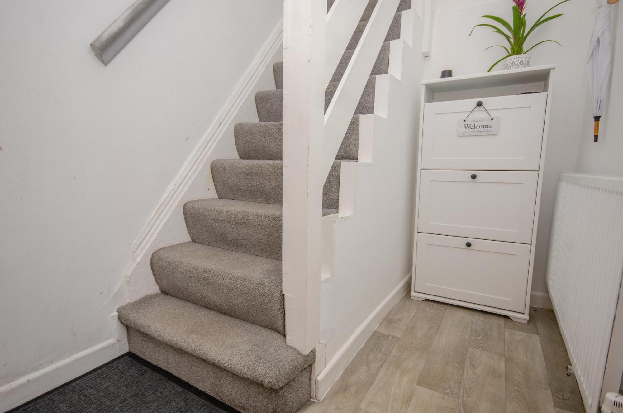 Stylish 91Sqm Victoria 2 Bedroom Apartment Bristol Exterior photo