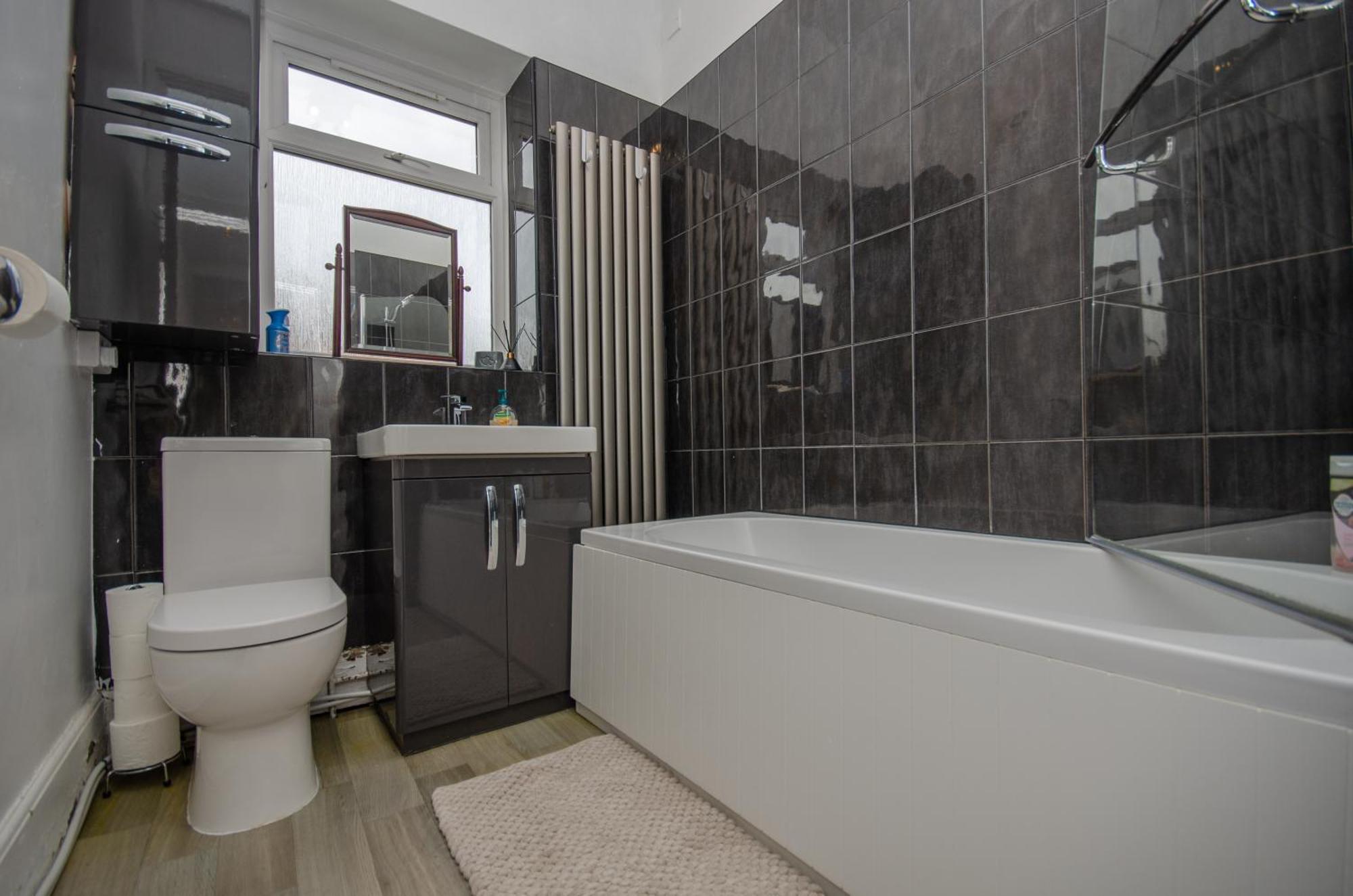 Stylish 91Sqm Victoria 2 Bedroom Apartment Bristol Exterior photo